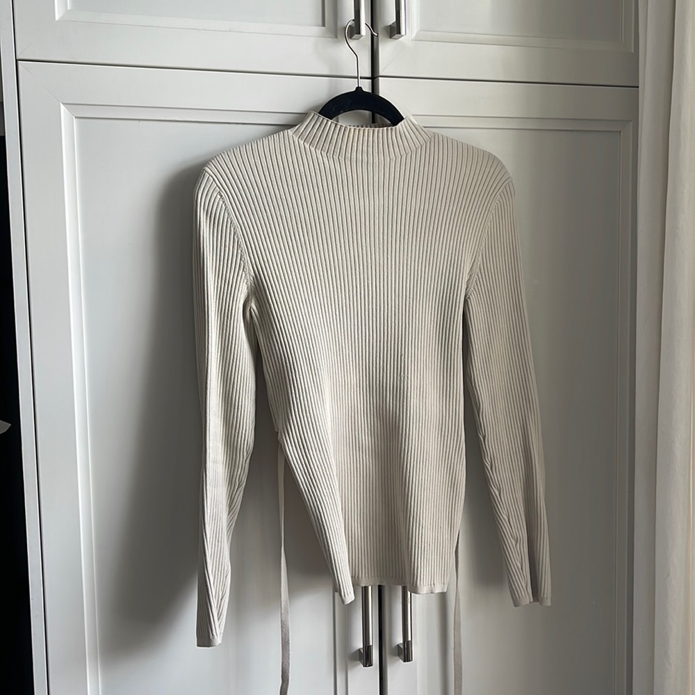 Aritzia Babaton Sculpt-Knit Tie Back Lonsleeve